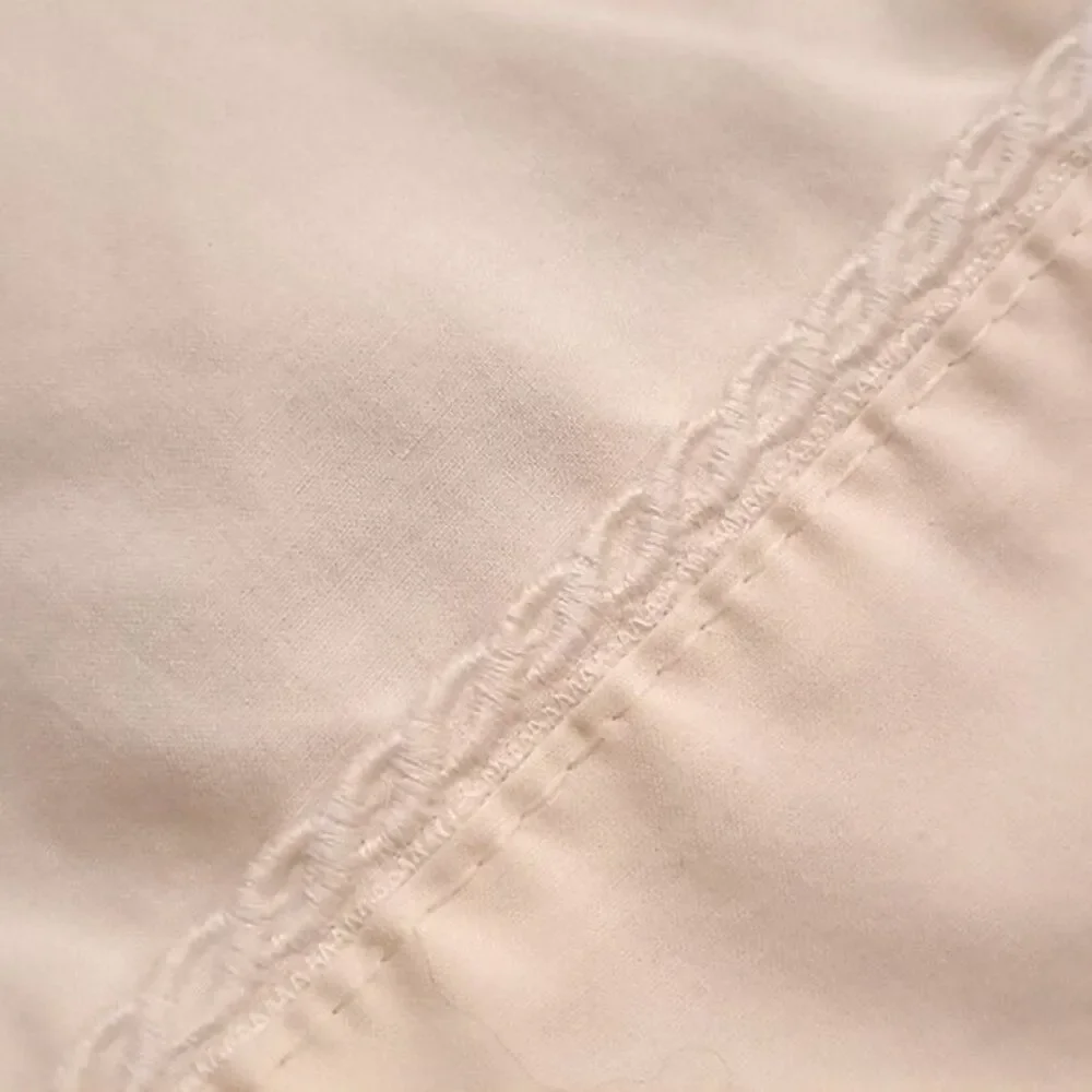 Vintage Cannon King pillowcase embroidered swirl trim ivory off white‎ cream